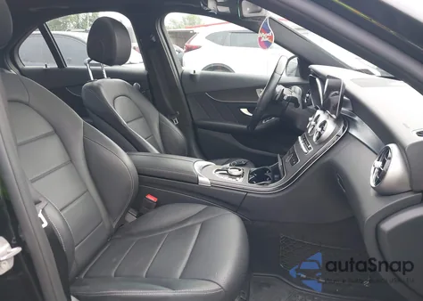 2021 Mercedes-Benz C 300 4Matic z USA, uszkodzony, nr VIN W1KWF8EB4MR651124